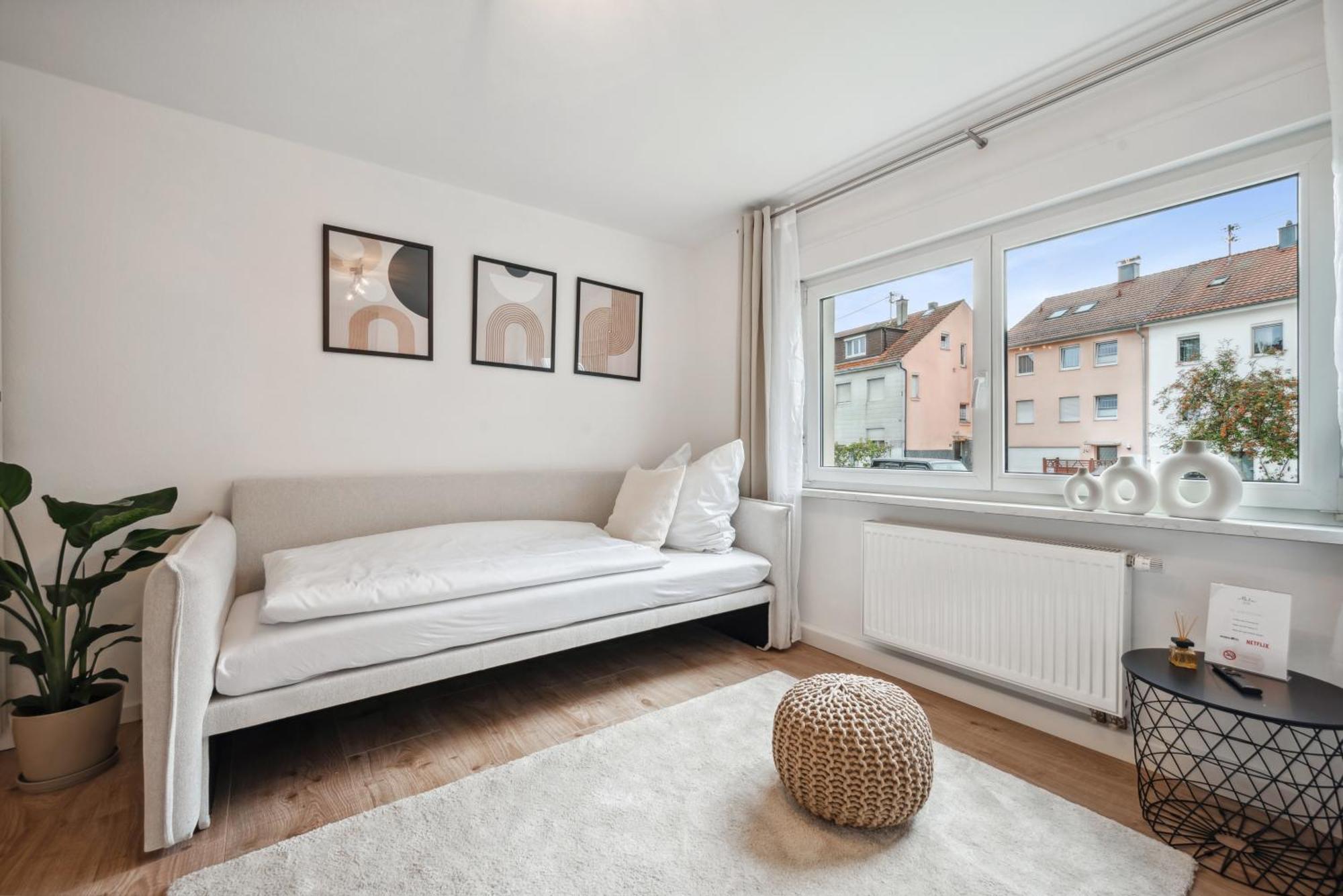 Malu Rooms - Ruhige Lage, Erdgeschoss, Smarttv, Netflix, 24H Checkin, Ludwigsburg Exterior foto