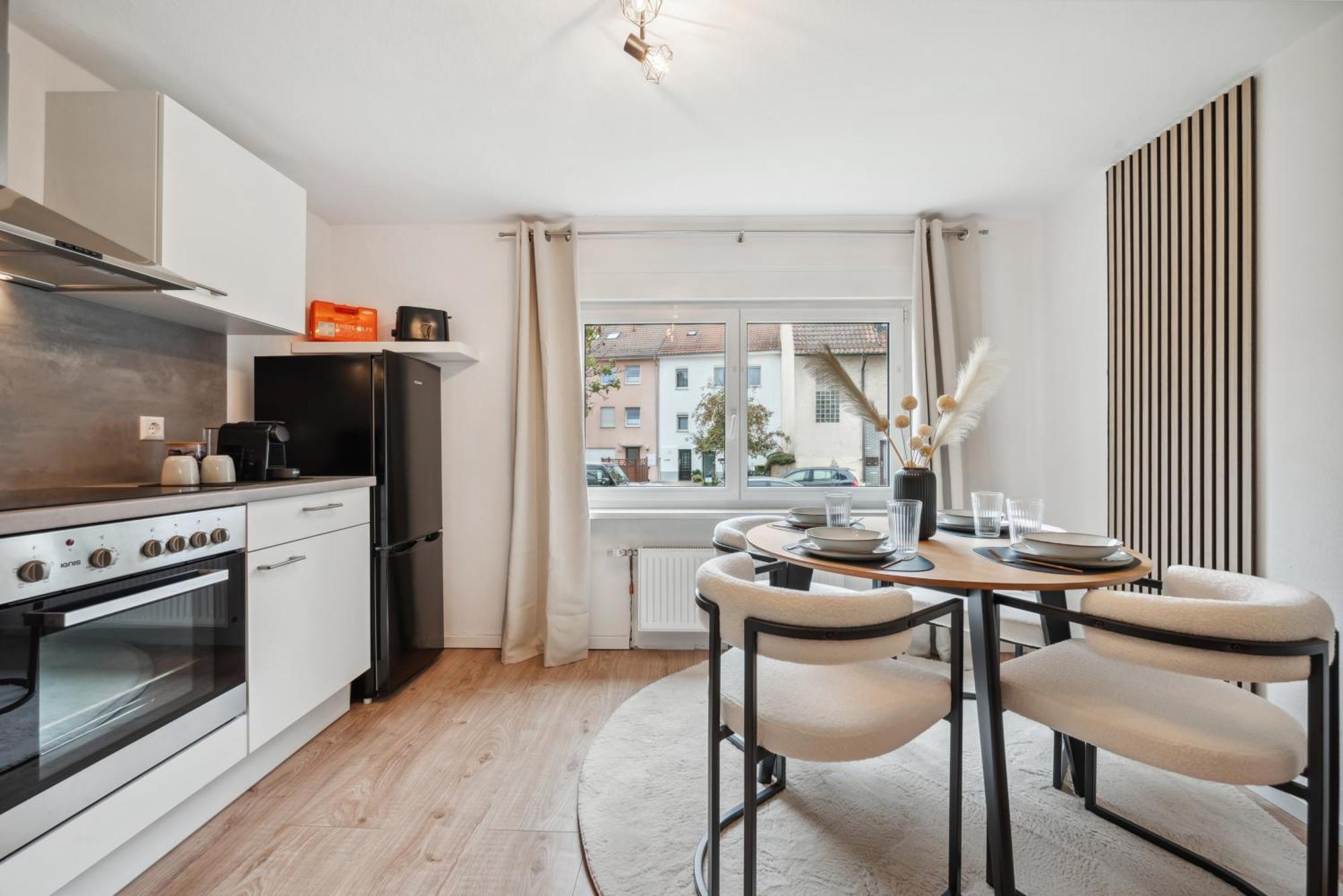 Malu Rooms - Ruhige Lage, Erdgeschoss, Smarttv, Netflix, 24H Checkin, Ludwigsburg Exterior foto