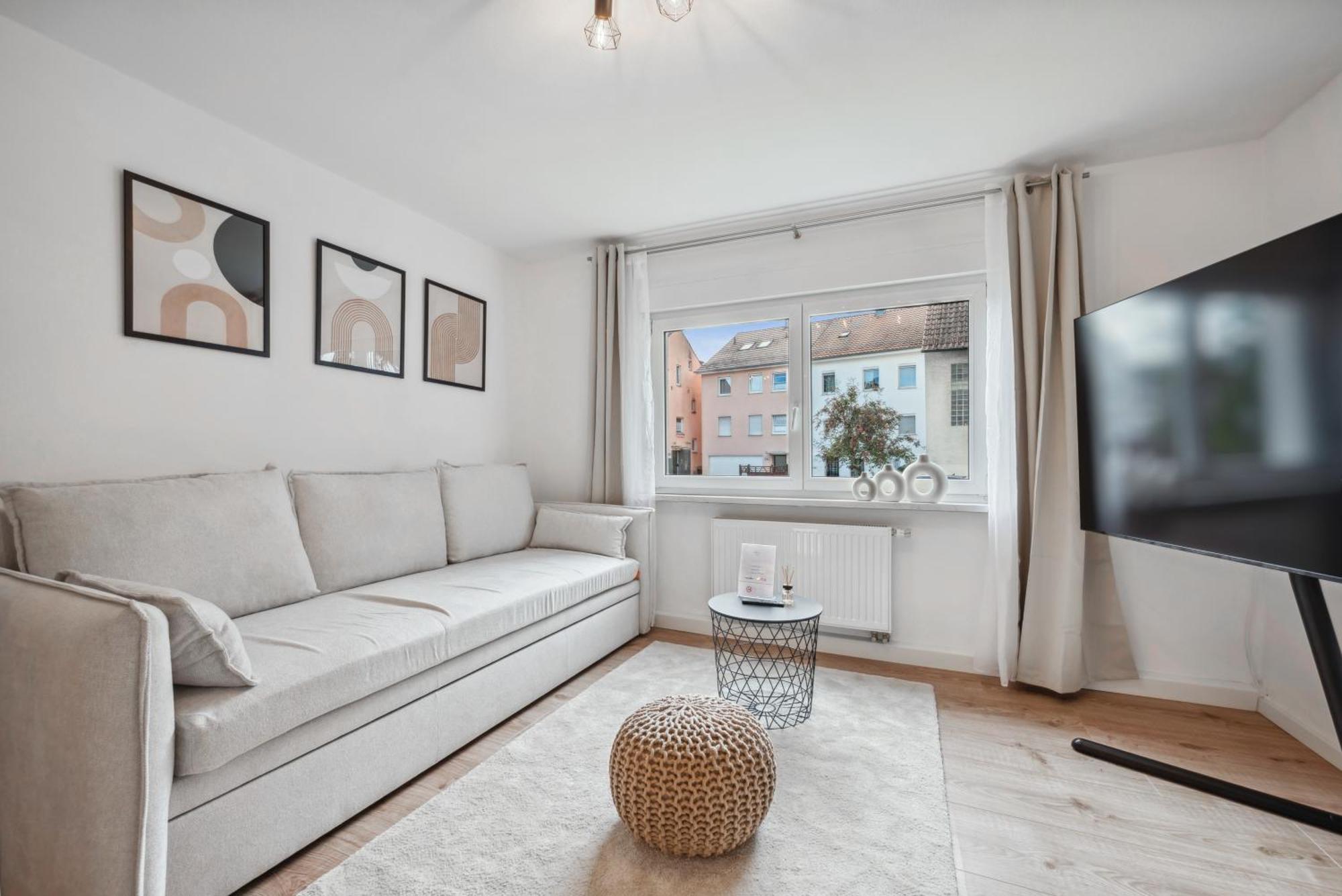 Malu Rooms - Ruhige Lage, Erdgeschoss, Smarttv, Netflix, 24H Checkin, Ludwigsburg Exterior foto
